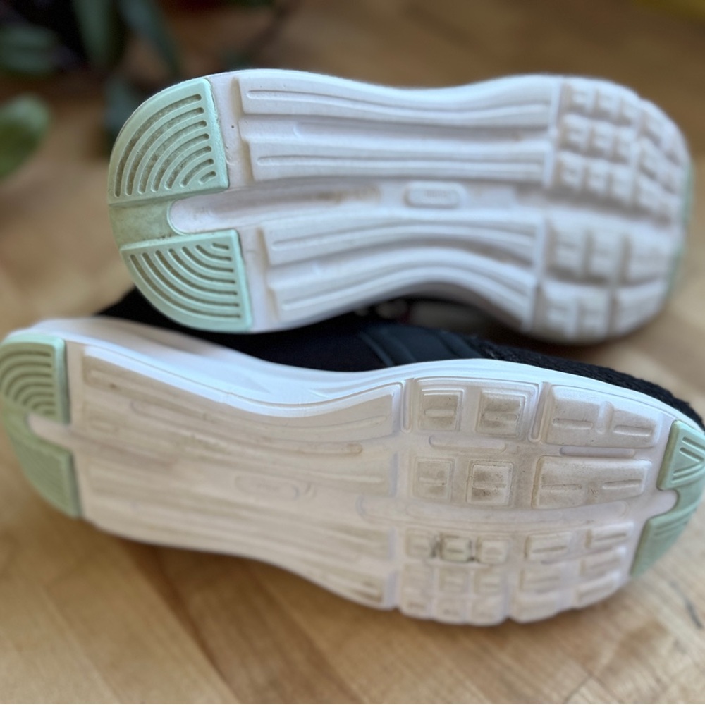 Puma Zenvo Women’s Running Shoe - Picture 6 of 7